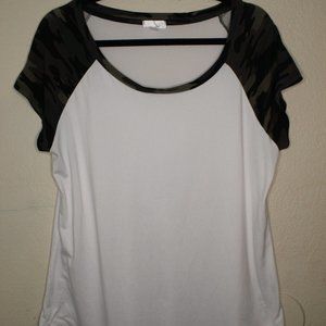 White Shirt Camo Pattern Sleeves Size XL Loose